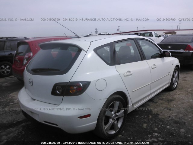 JM1BK143451273389 - 2005 MAZDA 3 HATCHBACK WHITE photo 4