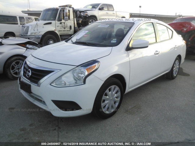 3N1CN7AP0KL814922 - 2019 NISSAN VERSA WHITE photo 2