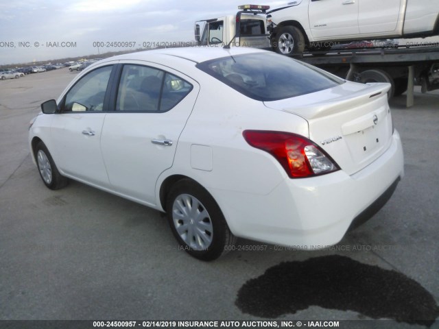 3N1CN7AP0KL814922 - 2019 NISSAN VERSA WHITE photo 3