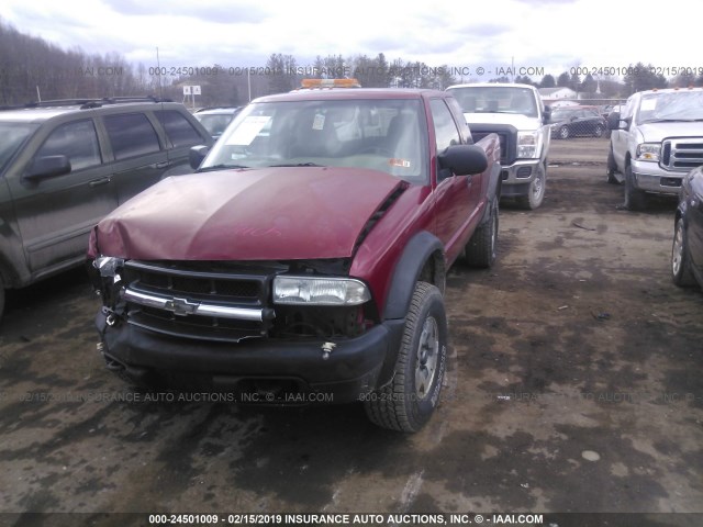 1GCCT19W018158617 - 2001 CHEVROLET S TRUCK S10 MAROON photo 2