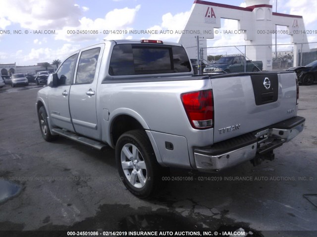 1N6AA07C29N302906 - 2009 NISSAN TITAN XE/SE/LE/PRO-4X SILVER photo 3