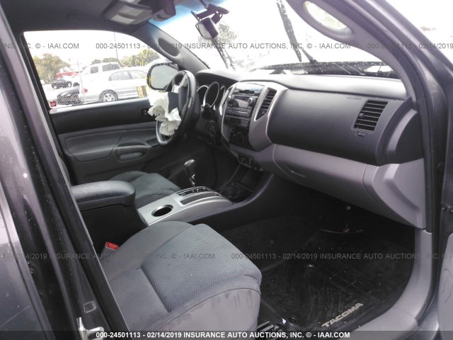 5TFJU4GN8CX018744 - 2012 TOYOTA TACOMA DOUBLE CAB PRERUNNER GRAY photo 5