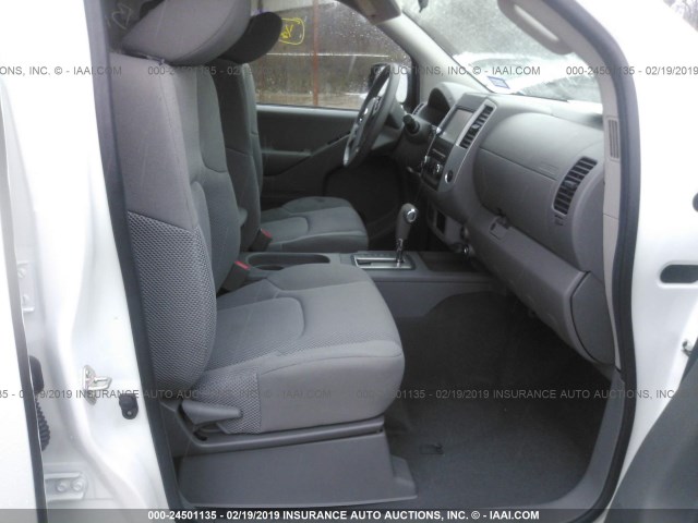 1N6AD0ER6KN730174 - 2019 NISSAN FRONTIER WHITE photo 5