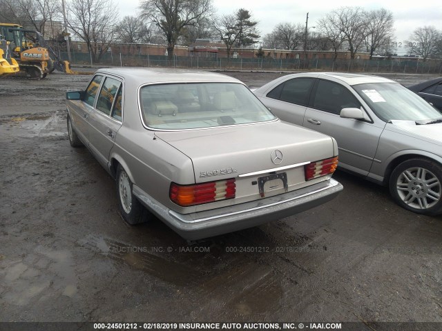 WDBCA39E1MA602074 - 1991 MERCEDES-BENZ 560 SEL GOLD photo 3