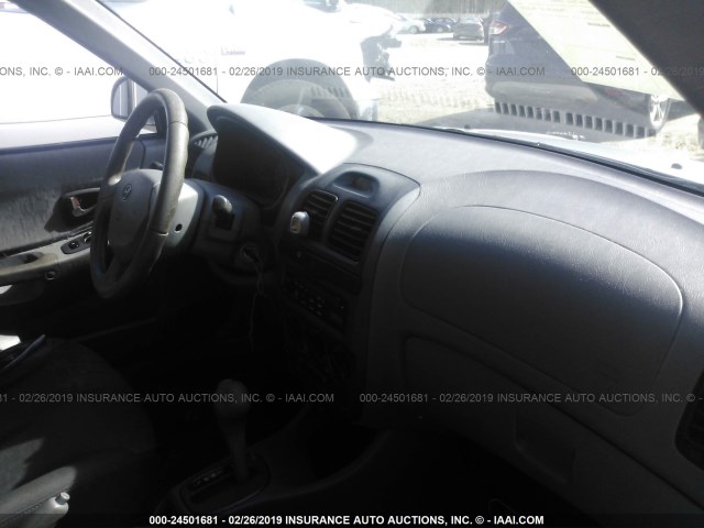 KMHCG45C53U485358 - 2003 HYUNDAI ACCENT GL SILVER photo 5