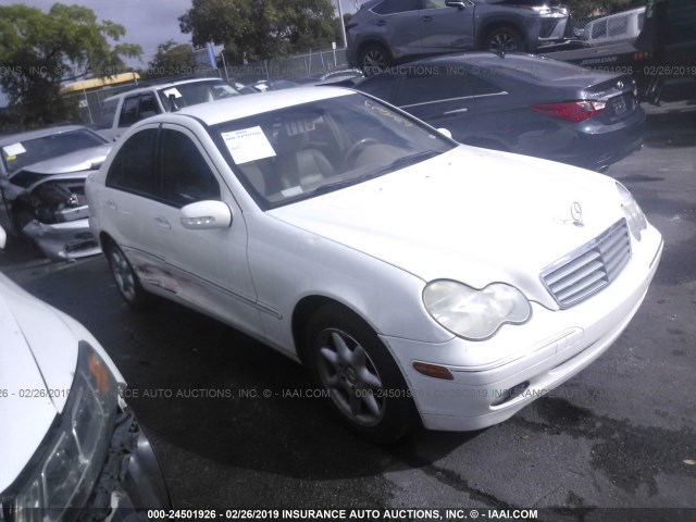 WDBRF61J54A631423 - 2004 MERCEDES-BENZ C 240 WHITE photo 1