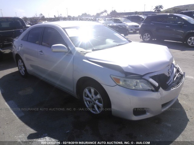 4T1BF3EK8BU677629 - 2011 TOYOTA CAMRY SE/LE/XLE 银色 照片 1