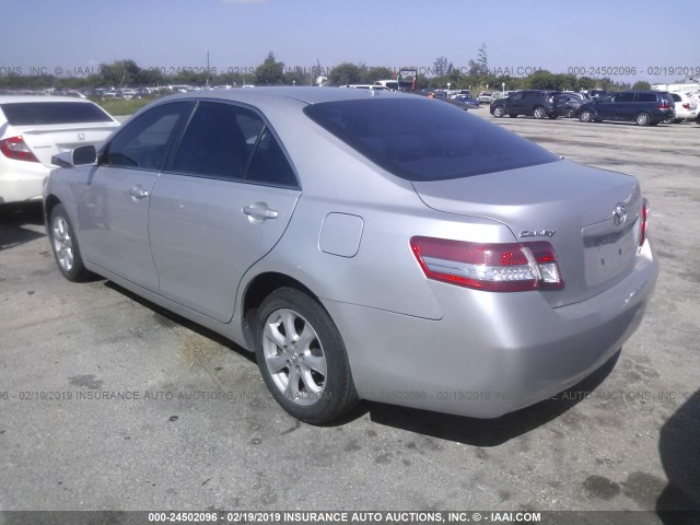 4T1BF3EK8BU677629 - 2011 TOYOTA CAMRY SE/LE/XLE 银色 照片 3