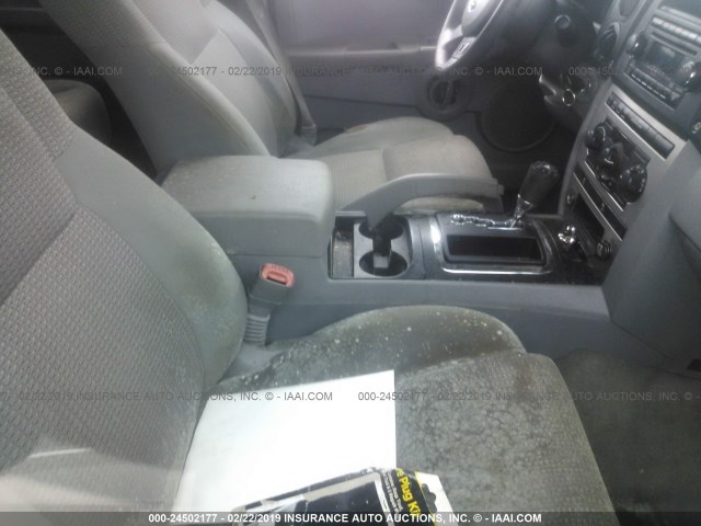 1J8HG48KX6C304142 - 2006 JEEP COMMANDER GREEN photo 6