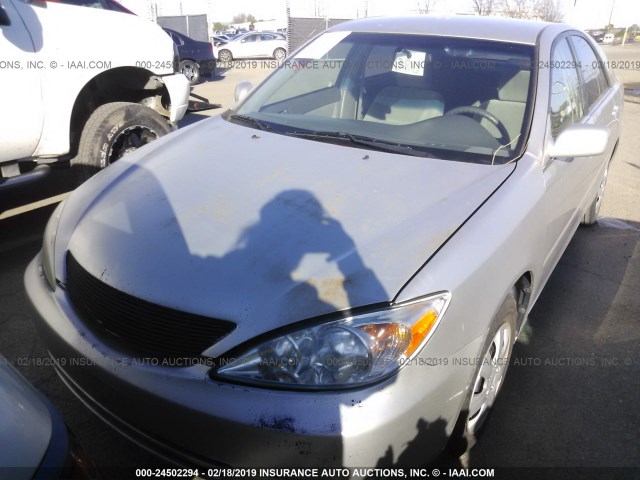 4T1BE32K54U890595 - 2004 TOYOTA CAMRY LE/XLE/SE SILVER photo 2