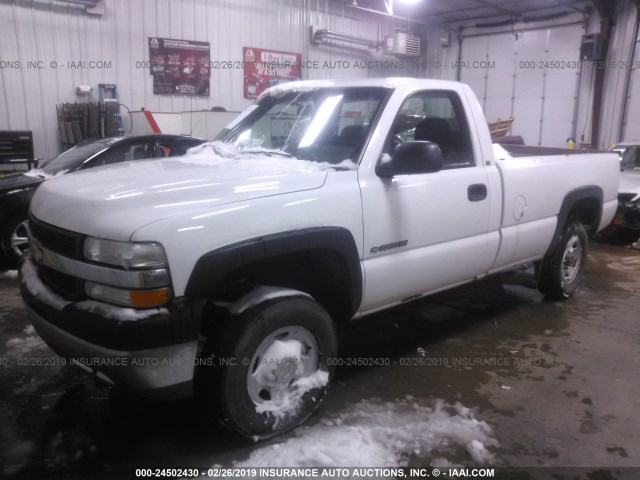 1GCHC24U32E242886 - 2002 CHEVROLET SILVERADO C2500 HEAVY DUTY WHITE photo 2