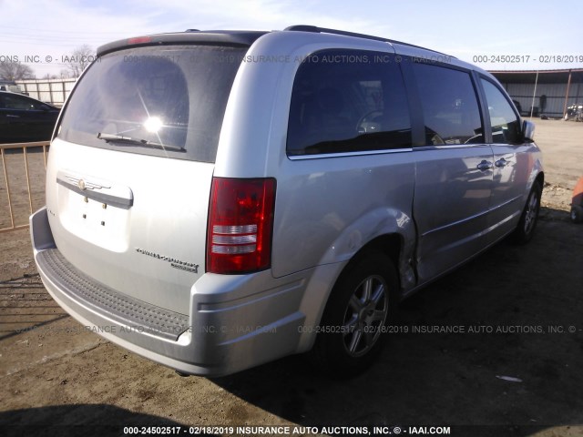 2A4RR5D11AR461223 - 2010 CHRYSLER TOWN & COUNTRY TOURING SILVER photo 4