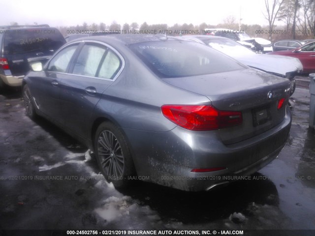 WBAJE7C5XJWC56635 - 2018 BMW 540 XI GRAY photo 3