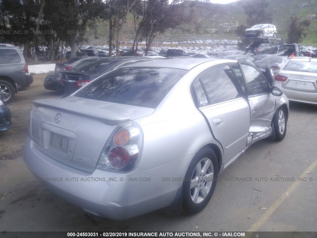 1N4AL11D52C150115 - 2002 NISSAN ALTIMA S/SL SILVER photo 4