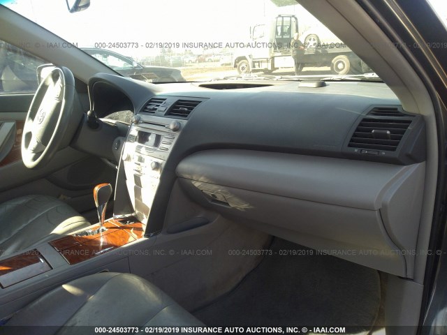 4T1BK3EK7BU118181 - 2011 TOYOTA CAMRY SE/LE/XLE 灰色 照片 5