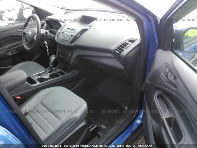 1FMCU0F73JUA33019 - 2018 FORD ESCAPE S BLUE photo 5