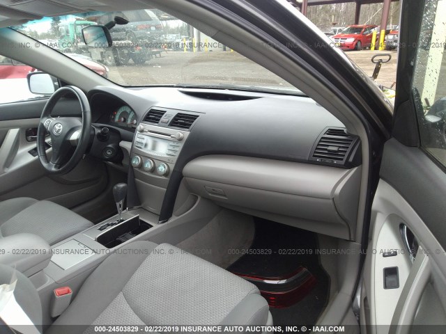 4T1BE46K87U185830 - 2007 TOYOTA CAMRY NEW GENERATION CE/LE/XLE/SE 灰色 照片 5