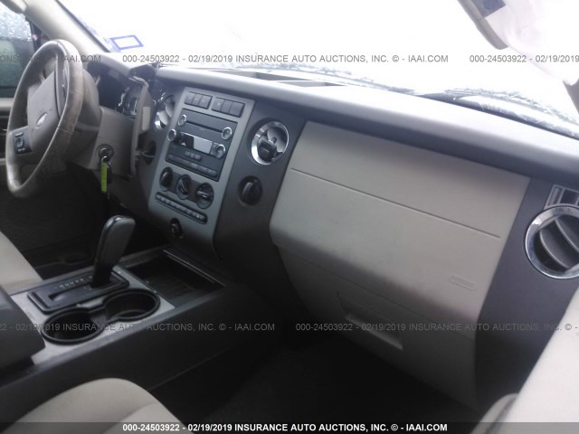 1FMJU1H59BEF40978 - 2011 FORD EXPEDITION XLT/KING RANCH SILVER photo 5