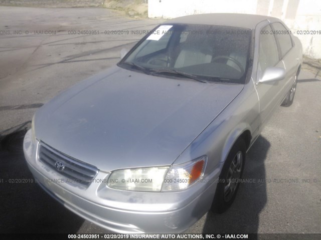 JT2BG22K8Y0504508 - 2000 TOYOTA CAMRY CE/LE/XLE GRAY photo 2