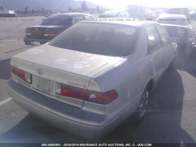 JT2BG22K8Y0504508 - 2000 TOYOTA CAMRY CE/LE/XLE GRAY photo 4