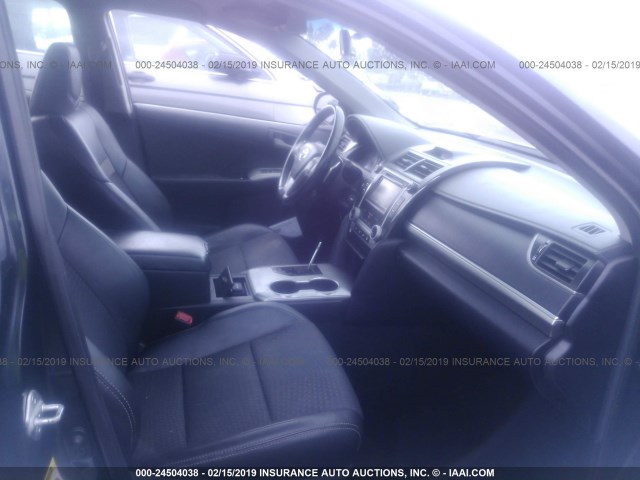 4T1BF1FK5CU536859 - 2012 TOYOTA CAMRY SE/LE/XLE 蓝色 照片 5