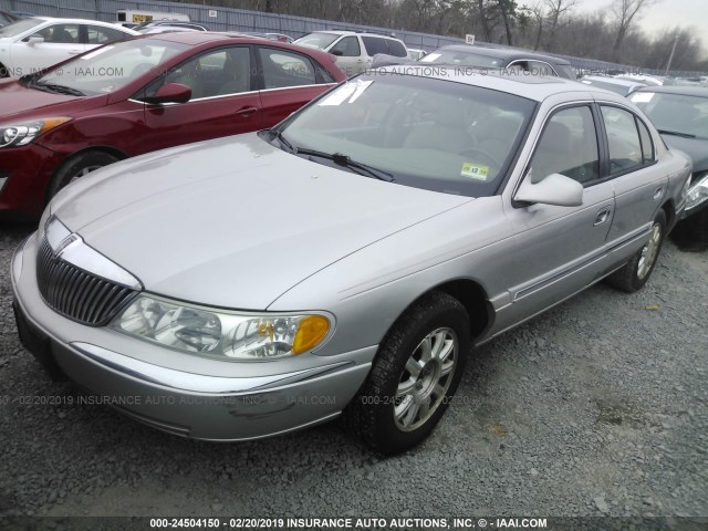 1LNHM97V62Y694433 - 2002 LINCOLN CONTINENTAL  Күміс фото 2