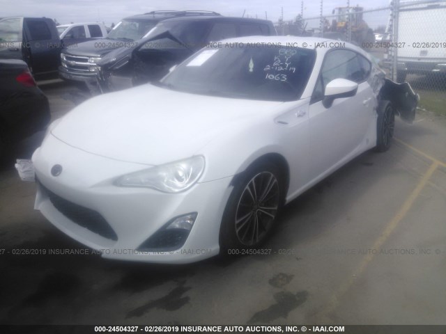 JF1ZNAA11E9701063 - 2014 TOYOTA SCION FR-S WHITE photo 2