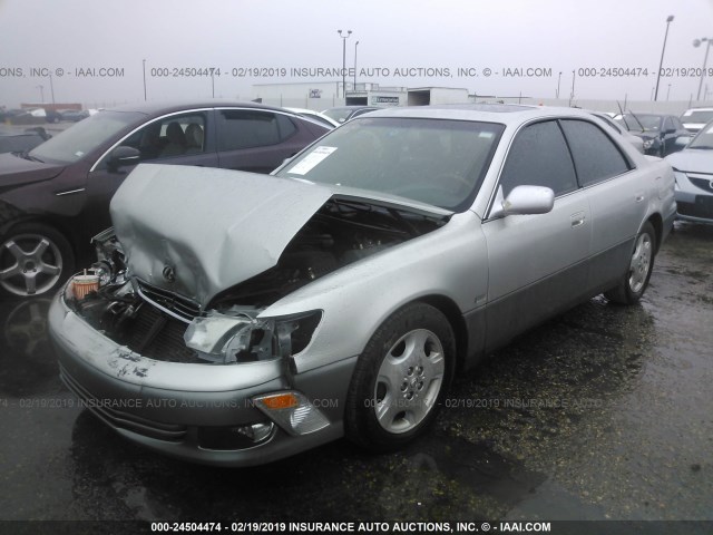 JT8BF28G2Y5098885 - 2000 LEXUS ES 300 SILVER photo 2