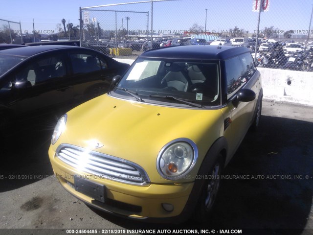 WMWML33528TJ47106 - 2008 MINI COOPER CLUBMAN YELLOW photo 2