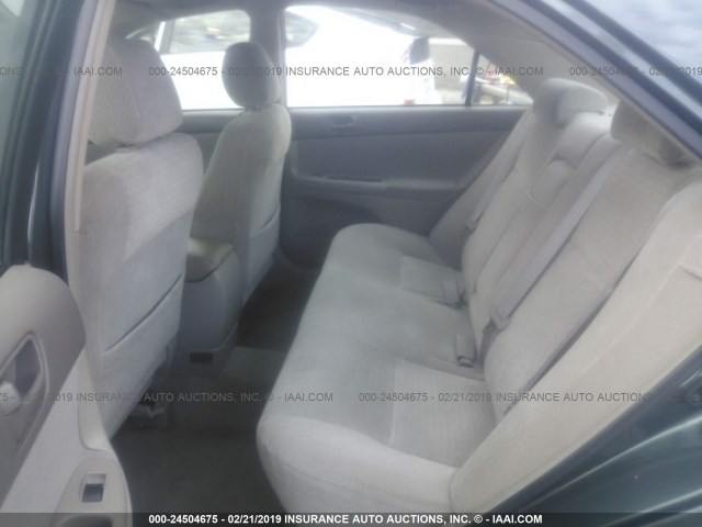 JTDBE32K820008411 - 2002 TOYOTA CAMRY LE/XLE/SE GREEN photo 8