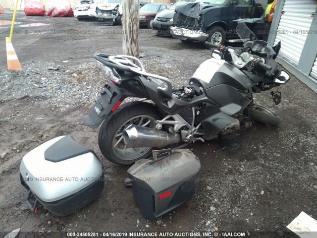 WB10A1308EZ191052 - 2014 BMW R1200 RT GRAY photo 4