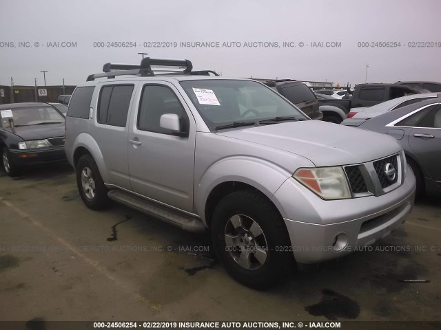 5N1AR18W45C709525 - 2005 NISSAN PATHFINDER LE/SE/XE SILVER photo 1