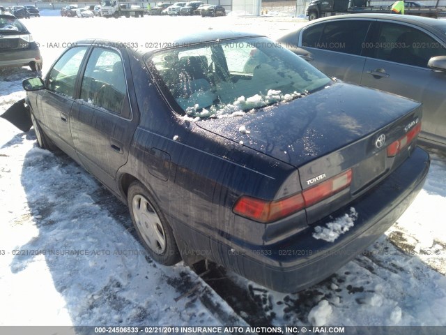 JT2BF22K9V0068332 - 1997 TOYOTA CAMRY LE/XLE 蓝色 照片 3