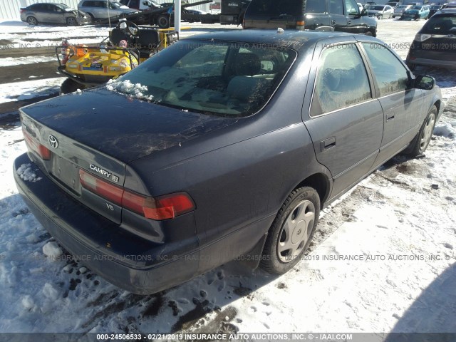 JT2BF22K9V0068332 - 1997 TOYOTA CAMRY LE/XLE 蓝色 照片 4