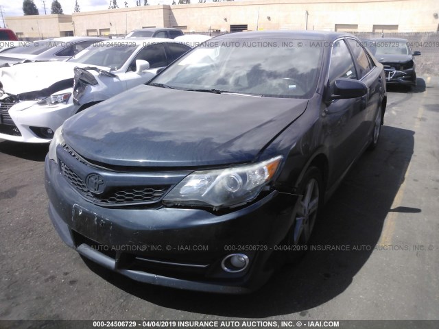 4T1BF1FK4EU442197 - 2014 TOYOTA CAMRY L/SE/LE/XLE ლურჯი ფოტო 2