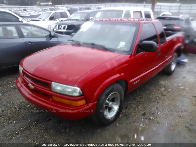 1GCCS19W328175433 - 2002 CHEVROLET S TRUCK S10 RED photo 2