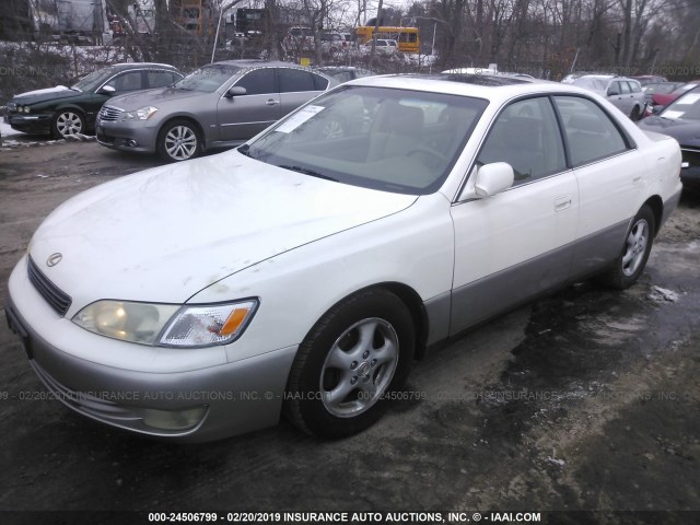 JT8BF28G1X0174348 - 1999 LEXUS ES 300 WHITE photo 2