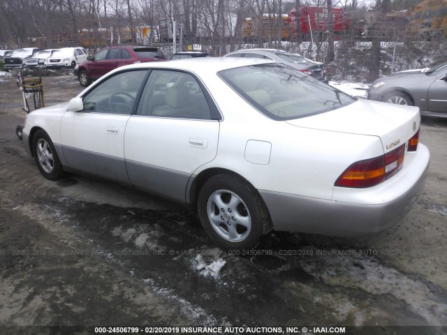 JT8BF28G1X0174348 - 1999 LEXUS ES 300 WHITE photo 3