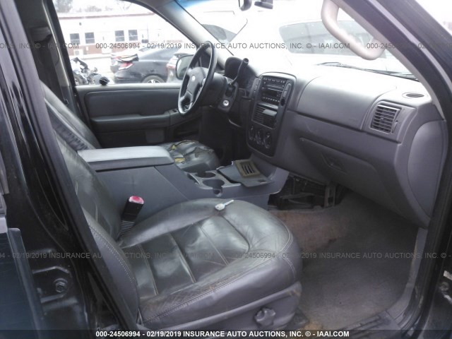 1FMDU63EX2UC85359 - 2002 FORD EXPLORER XLT BLACK photo 5