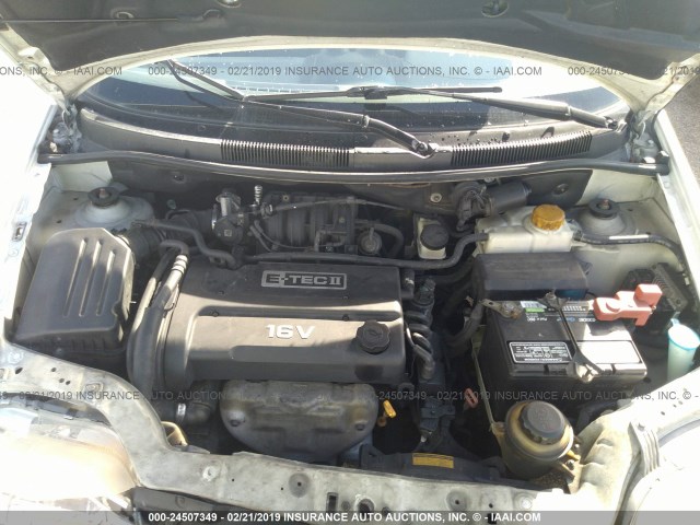 KL1TD62695B492018 - 2005 CHEVROLET AVEO LS WHITE photo 10