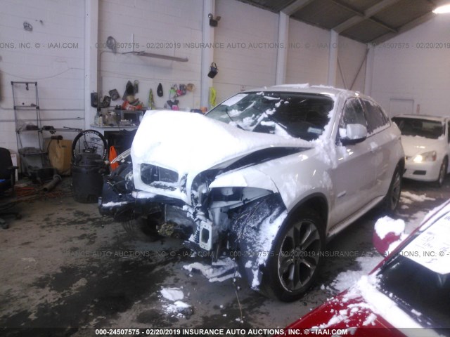 5UXFG2C59E0C43114 - 2014 BMW X6 XDRIVE35I WHITE photo 2