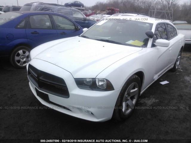 2C3CDXAT7DH721084 - 2013 DODGE CHARGER POLICE WHITE photo 2