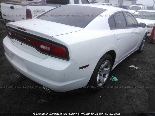 2C3CDXAT7DH721084 - 2013 DODGE CHARGER POLICE WHITE photo 4