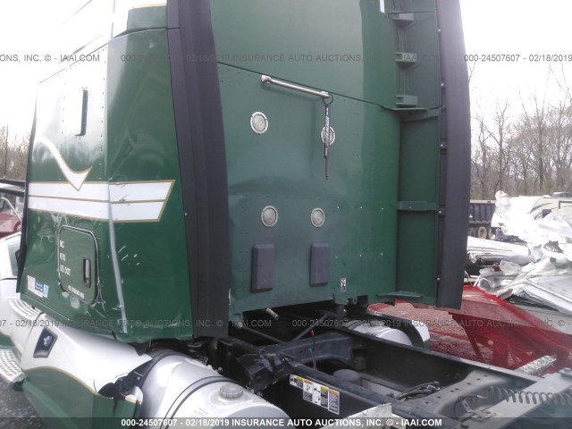 1XKYD49X7HJ151877 - 2017 KENWORTH CONSTRUCTION T680 GREEN photo 7