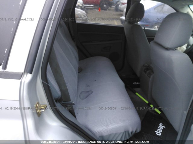 1J4HR48N96C200506 - 2006 JEEP GRAND CHEROKEE LAREDO/COLUMBIA/FREEDOM 银色 照片 8