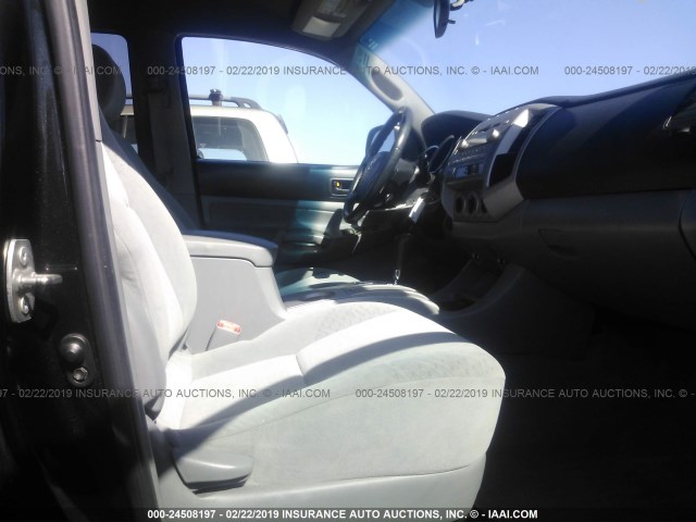 5TELU42N87Z369006 - 2007 TOYOTA TACOMA DOUBLE CAB 黑色 照片 5