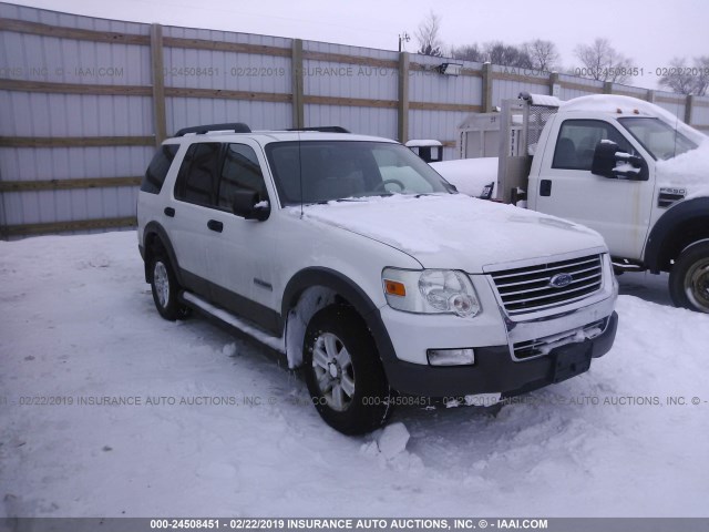 1FMEU73E46UA80877 - 2006 FORD EXPLORER XLT WHITE photo 1