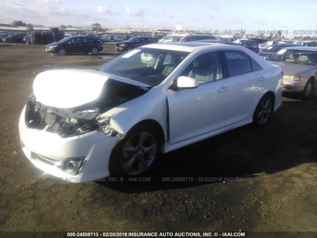 4T1BF1FK8CU623218 - 2012 TOYOTA CAMRY SE/LE/XLE 白色 照片 2