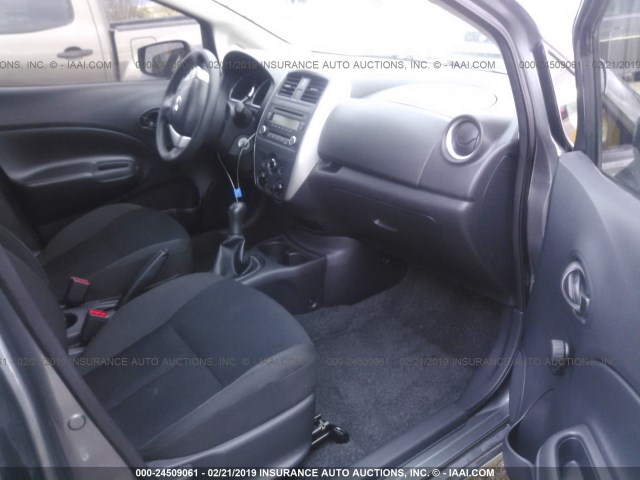 3N1CE2CP5GL366538 - 2016 NISSAN VERSA NOTE S/S PLUS/SV/SL/SR GRAY photo 5