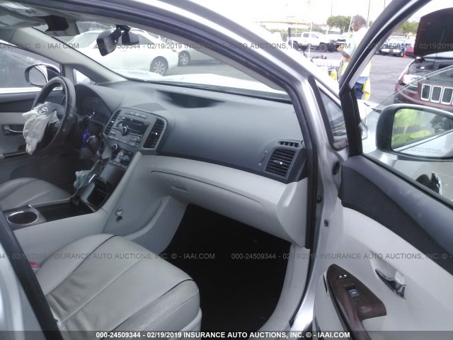 4T3ZE11A09U014964 - 2009 TOYOTA VENZA SILVER photo 5